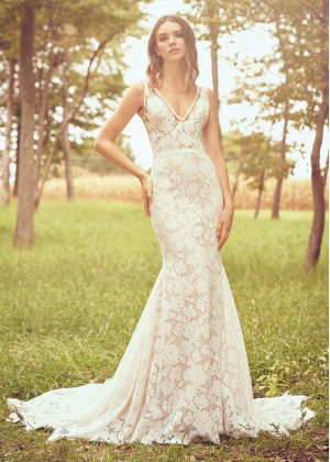V Neck Ivory Lace Boho Wedding Dress With Champagne Lining